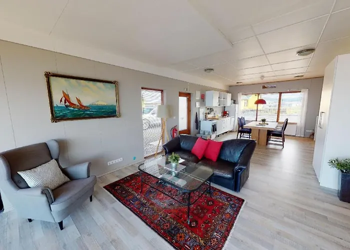 Kleifar: Ocean View Apartment